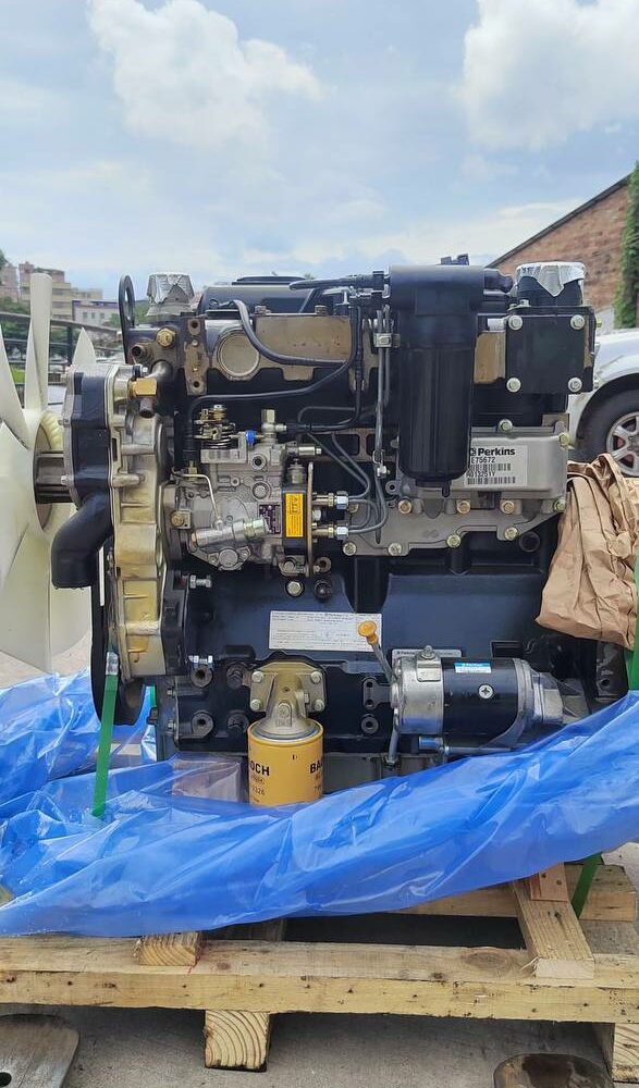 Дизельный двигатель Perkins RE75672 Дизельный двигатель Perkins RE75672